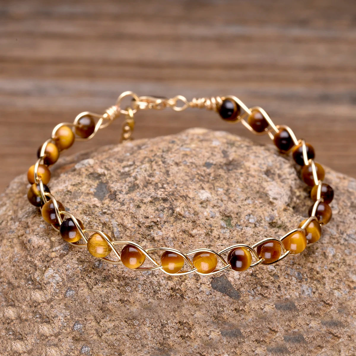 Tiger eye bracelet on woman’s wrist
