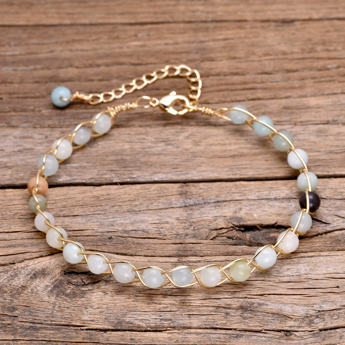 Elegant rose quartz bracelet with clasp